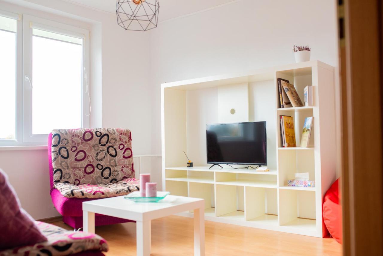 Centro Apartamentai Naujoji Akmene Exteriör bild