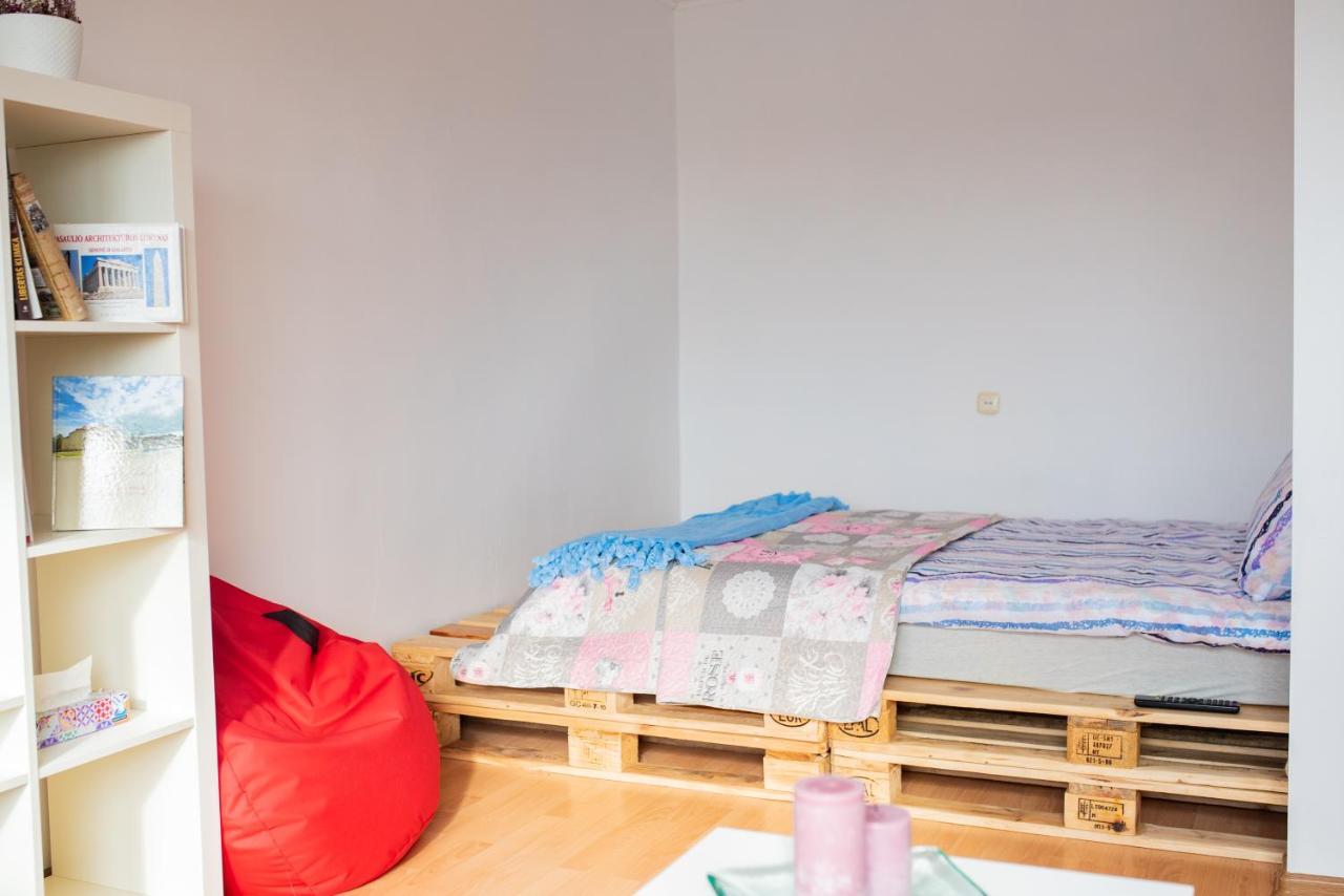 Centro Apartamentai Naujoji Akmene Exteriör bild