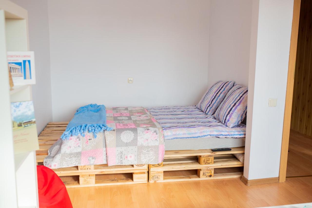 Centro Apartamentai Naujoji Akmene Exteriör bild